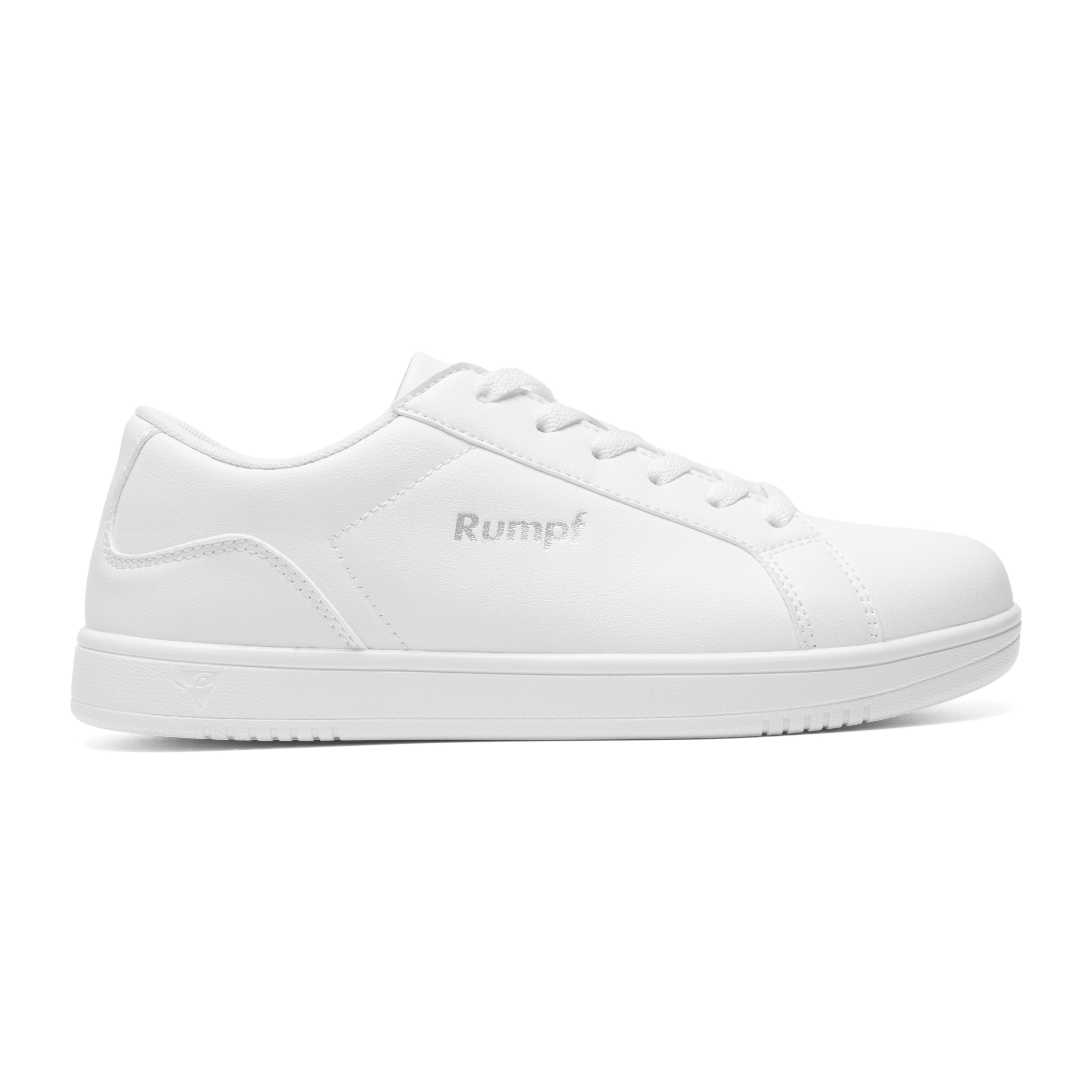 Der 1533 LA Dance Sneaker in Weiss von Rumpf ist ein minimalistischer weißer Low-Top mit Schnürsenkeln und geprägtem Branding.