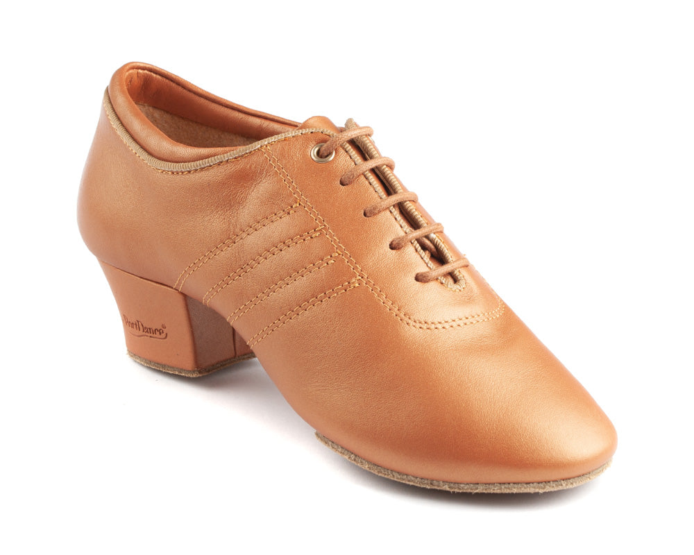 Portdance PD008 Premium-Tanzschuhe aus dunkelbraunem Leder verfügen über einen kubanischen Absatz, ein Schnürdesign und eine flexible geteilte Sohle.