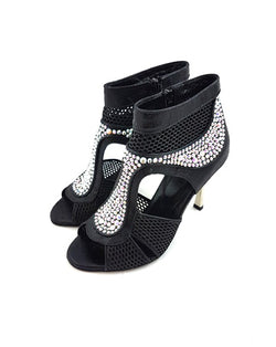 Aludra Tanzschuhe von Dancing Queens: Schwarze Sandaletten mit Absatz, Strasssteinen und Fesselriemchen.