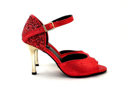 Alya Tanzschuhe in Rot Glitter von Dancing Queens mit Knöchelriemen & goldenem Absatz auf weißem Hintergrund.