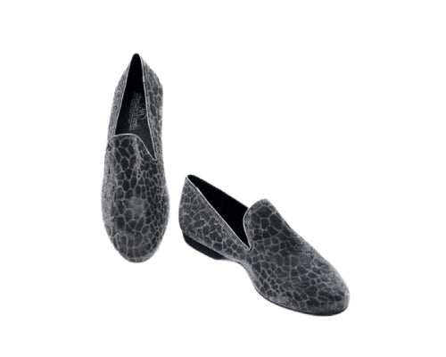 Die Mokassins 637 von Lidmag bestechen durch ihre rissige Lederoptik mit Black Sunset-Finish.