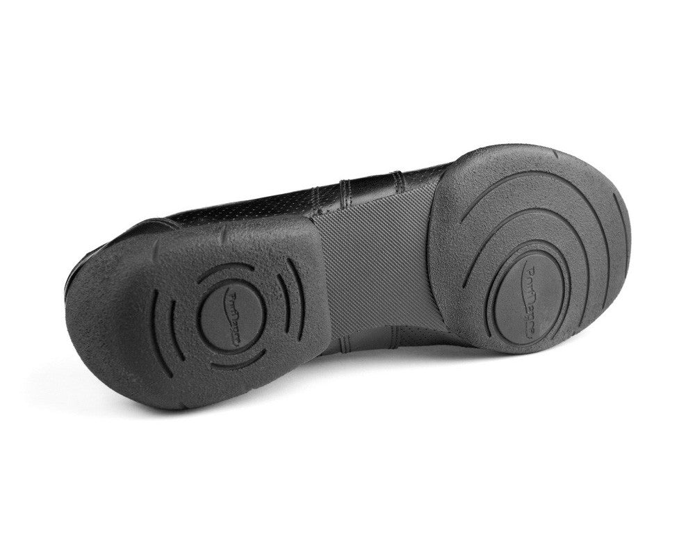 Die PD Pietro Street Tanzschuhe von Portdance haben eine schwarze Sohle mit kreisförmigem Muster auf weißem Hintergrund.